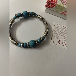 Premier Design stretch blue and silver bracelet